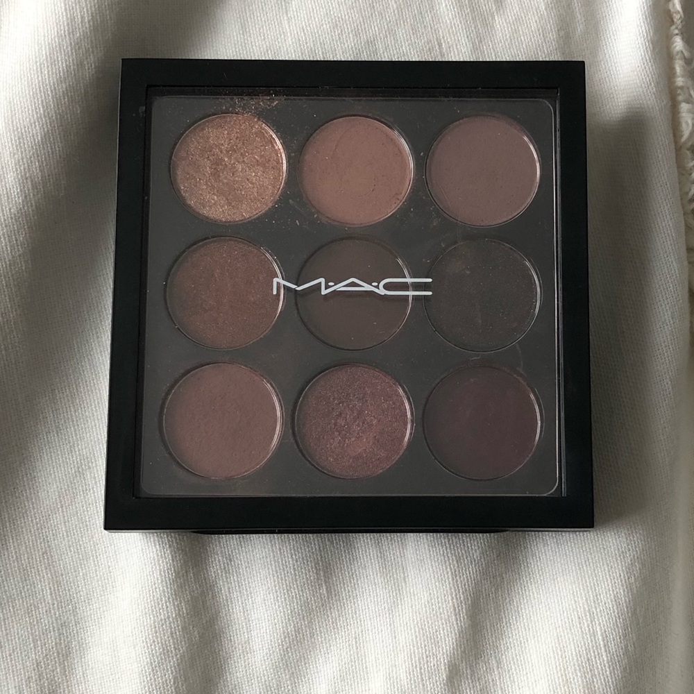 MAC cosmetics 9 shadow palette, barely used